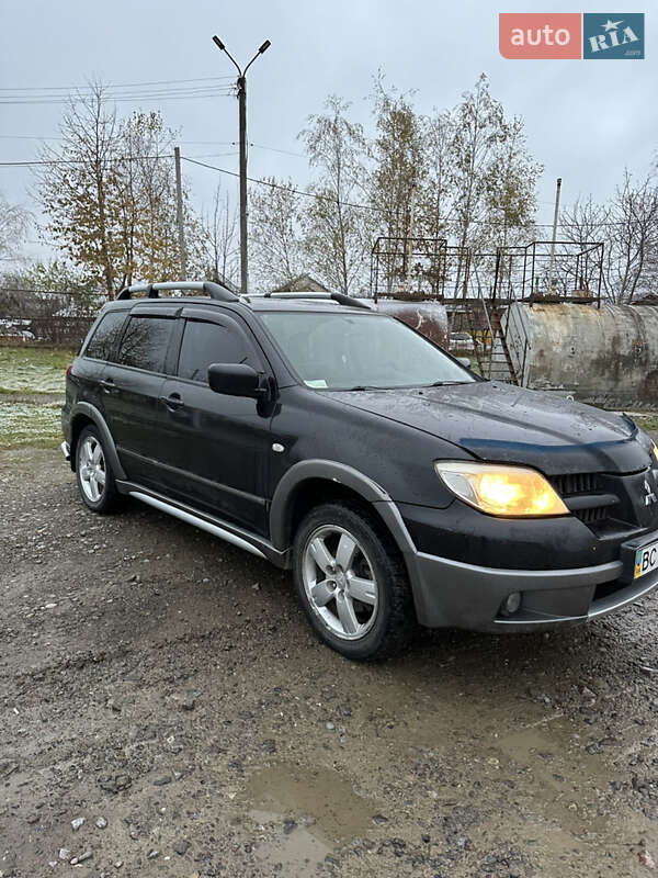 Внедорожник / Кроссовер Mitsubishi Outlander 2005 в Сколе