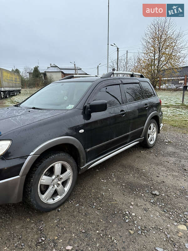 Внедорожник / Кроссовер Mitsubishi Outlander 2005 в Сколе