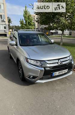 Позашляховик / Кросовер Mitsubishi Outlander 2018 в Києві