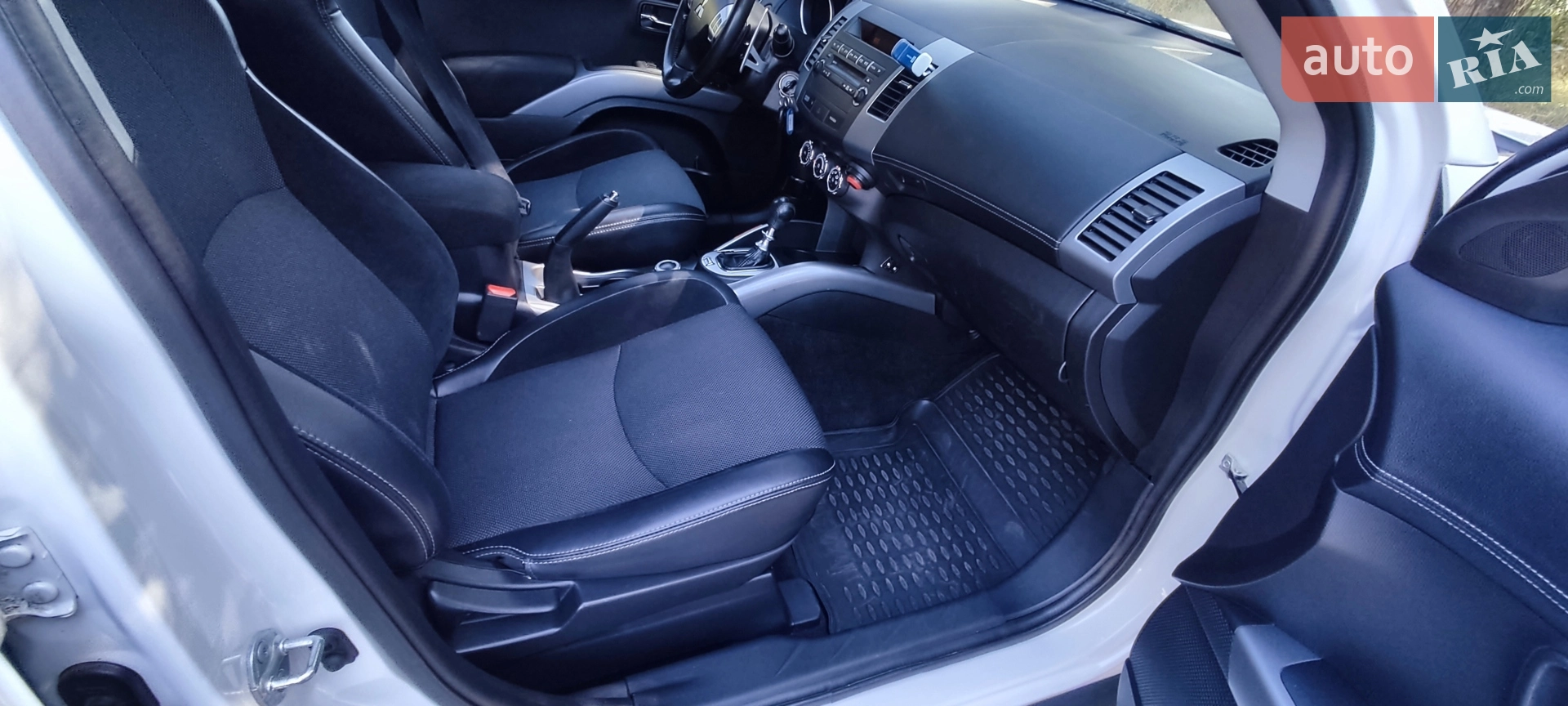 2011 Mitsubishi Outlander - мініатюра 14