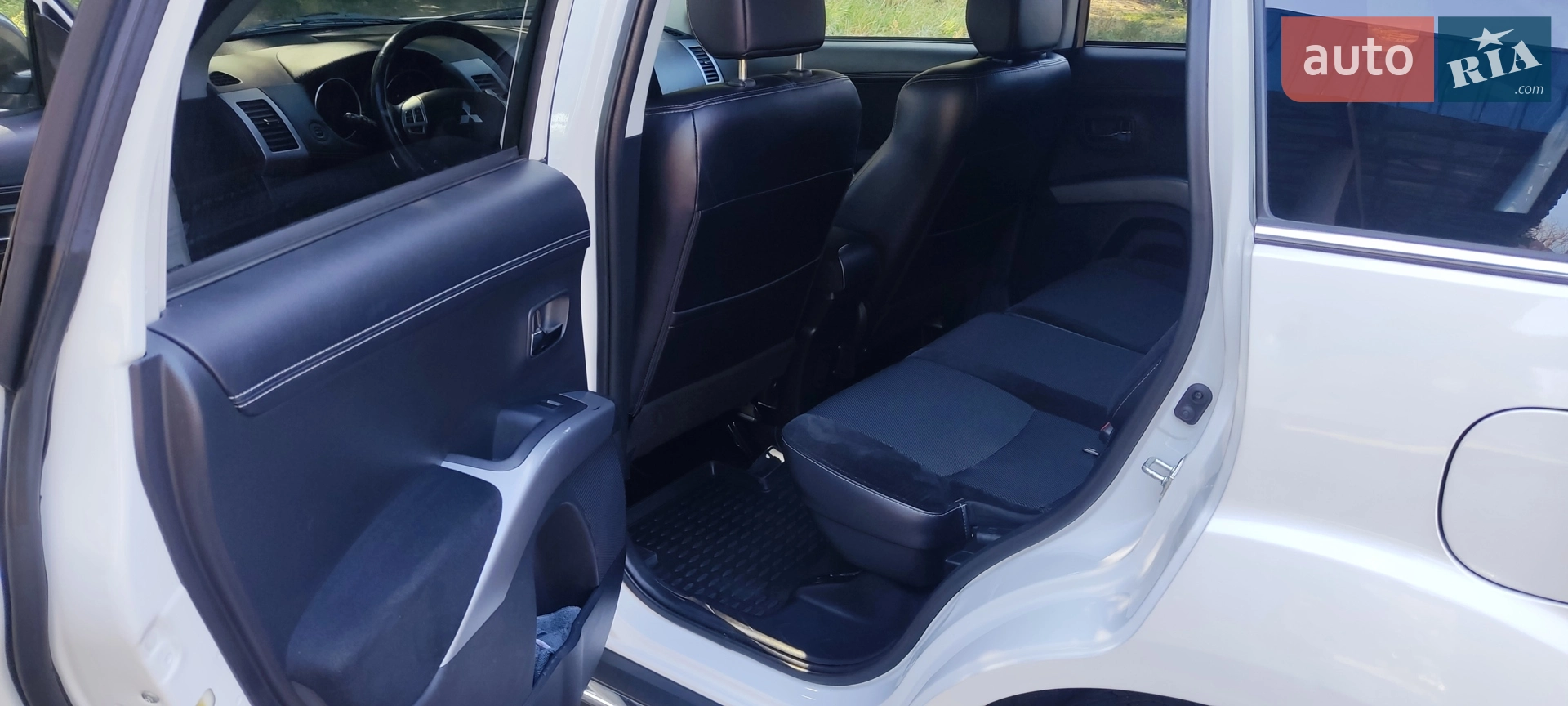 2011 Mitsubishi Outlander - мініатюра 32