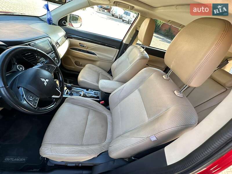 Внедорожник / Кроссовер Mitsubishi Outlander 2018 в Запорожье