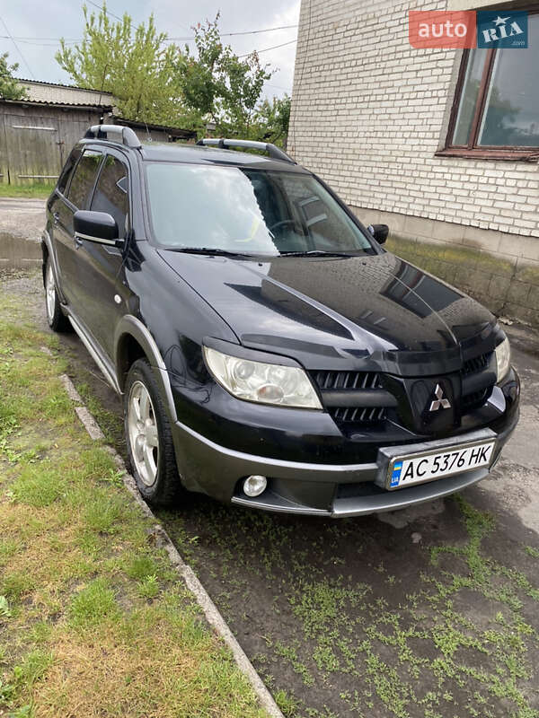 Позашляховик / Кросовер Mitsubishi Outlander 2006 в Шацьку