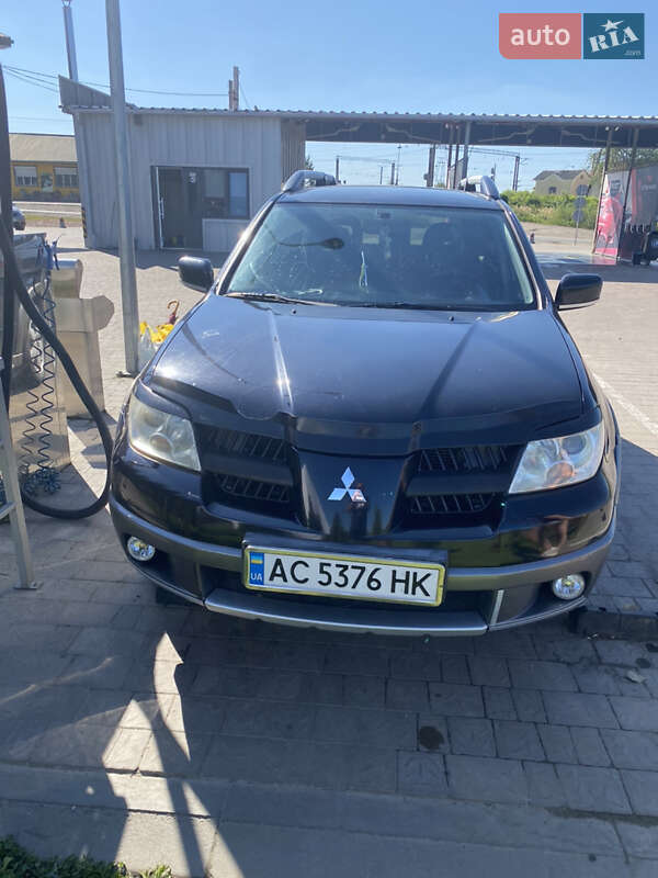 Позашляховик / Кросовер Mitsubishi Outlander 2006 в Шацьку