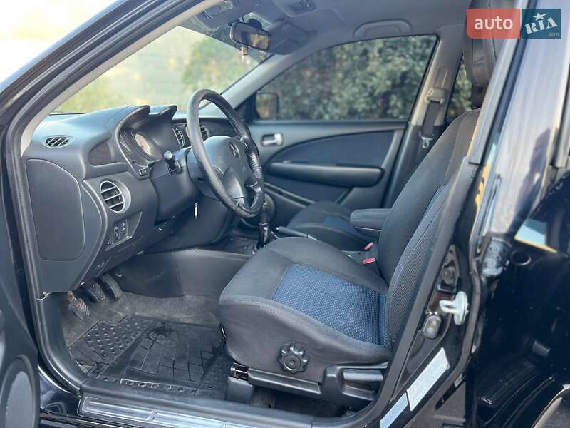 Позашляховик / Кросовер Mitsubishi Outlander 2008 в Харкові