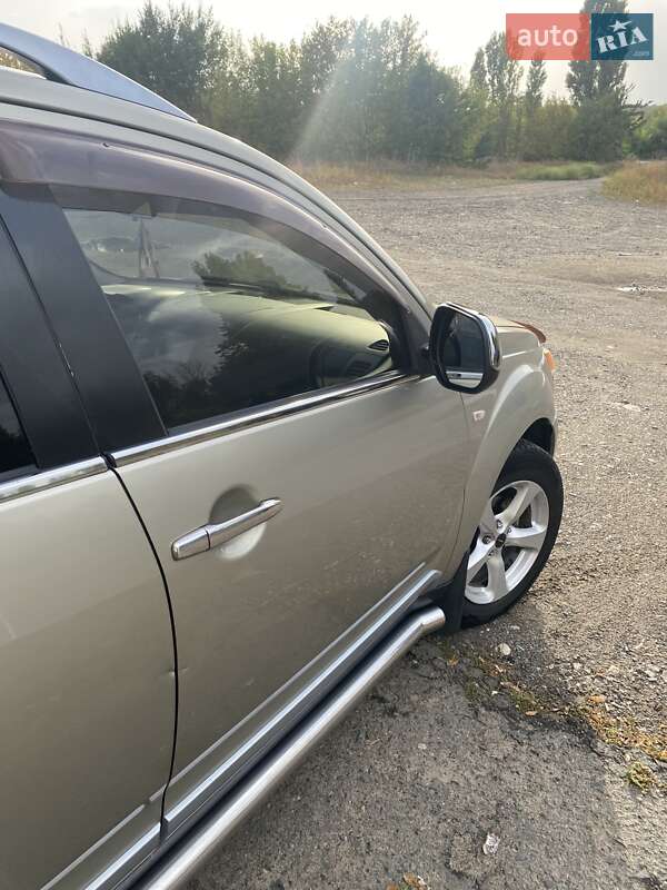 Позашляховик / Кросовер Mitsubishi Outlander 2006 в Благовіщенську