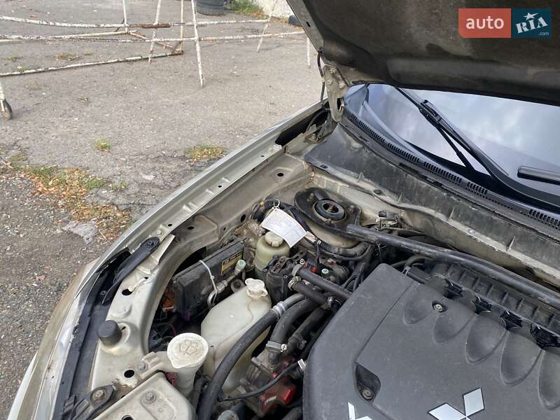 Позашляховик / Кросовер Mitsubishi Outlander 2006 в Благовіщенську