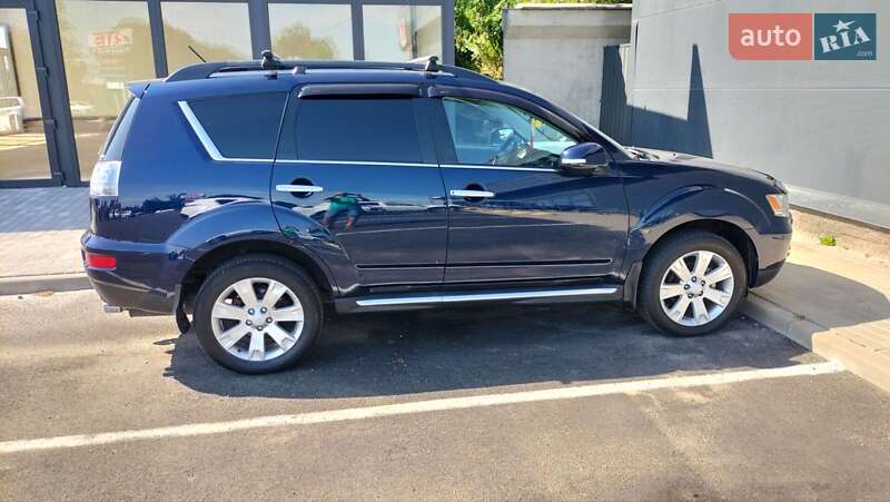 Внедорожник / Кроссовер Mitsubishi Outlander 2011 в Львове