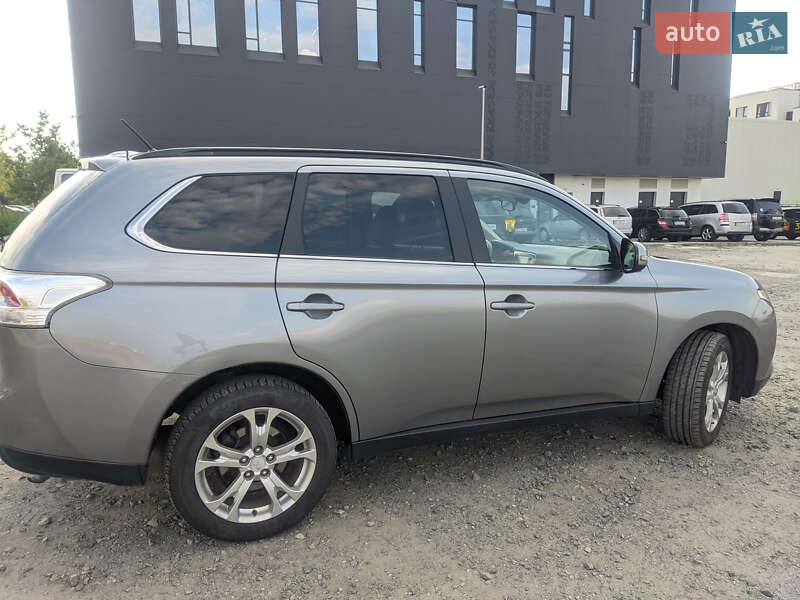 Позашляховик / Кросовер Mitsubishi Outlander 2012 в Рівному фото 14 Позашляховик / Кросовер Mitsubishi Outlander 2012 в Рівному