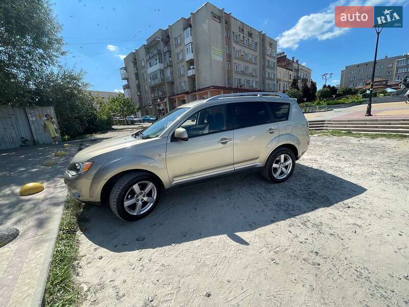 Позашляховик / Кросовер Mitsubishi Outlander 2006 в Золочеві