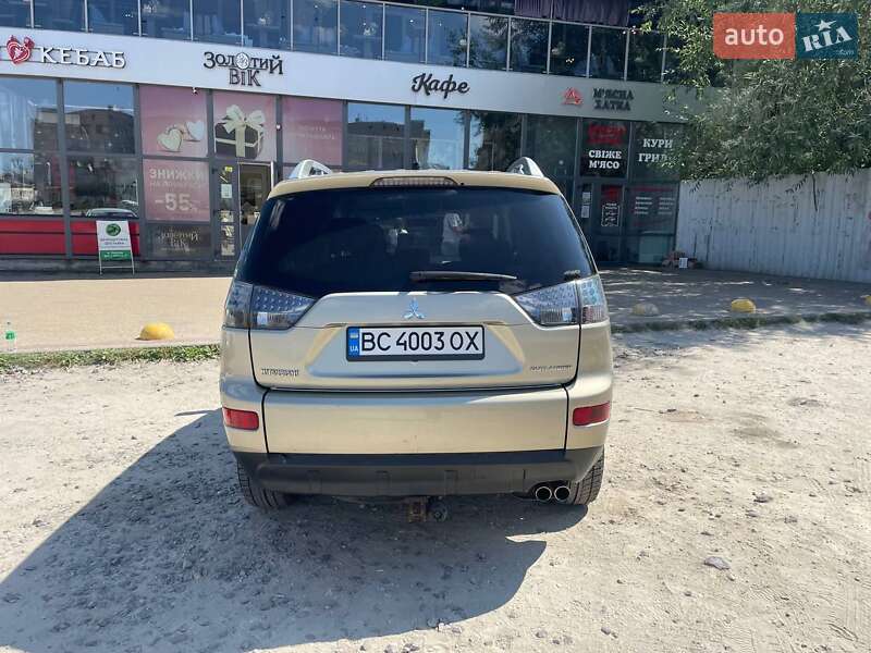 Позашляховик / Кросовер Mitsubishi Outlander 2006 в Золочеві