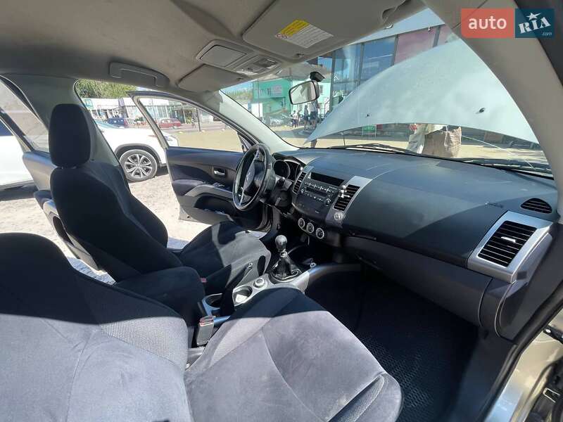 Позашляховик / Кросовер Mitsubishi Outlander 2006 в Золочеві