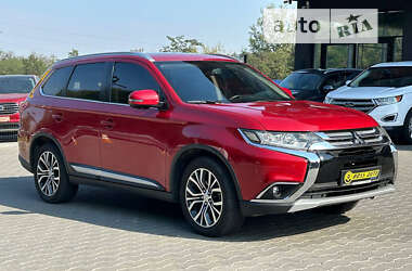 Внедорожник / Кроссовер Mitsubishi Outlander 2017 в Черновцах