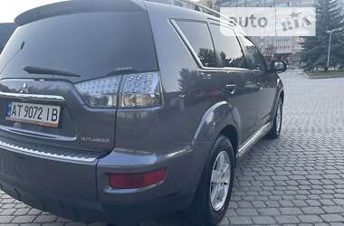 Внедорожник / Кроссовер Mitsubishi Outlander 2010 в 