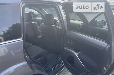 Внедорожник / Кроссовер Mitsubishi Outlander 2010 в 