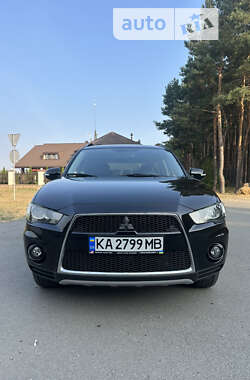 Позашляховик / Кросовер Mitsubishi Outlander 2010 в Києві