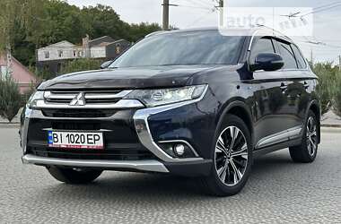 Внедорожник / Кроссовер Mitsubishi Outlander 2016 в Полтаве