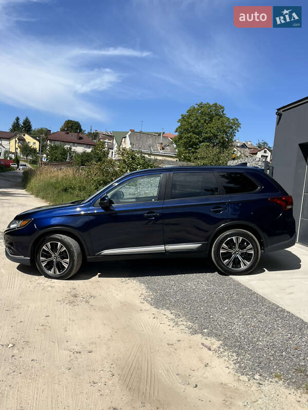 Внедорожник / Кроссовер Mitsubishi Outlander 2019 в Львове