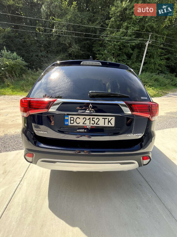 Внедорожник / Кроссовер Mitsubishi Outlander 2019 в Львове