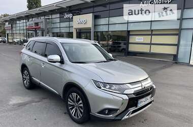 Позашляховик / Кросовер Mitsubishi Outlander 2019 в Одесі