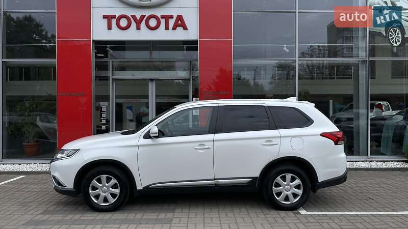 Позашляховик / Кросовер Mitsubishi Outlander 2017 в Луцьку