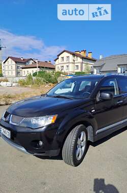 Позашляховик / Кросовер Mitsubishi Outlander 2008 в Києві