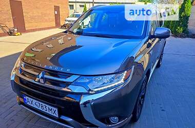 Позашляховик / Кросовер Mitsubishi Outlander 2018 в Мерефа