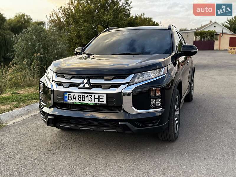Позашляховик / Кросовер Mitsubishi Outlander 2023 в Олександрії