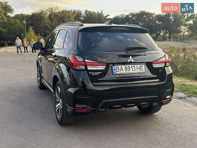 Позашляховик / Кросовер Mitsubishi Outlander 2023 в Олександрії