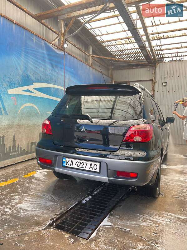 Позашляховик / Кросовер Mitsubishi Outlander 2004 в Києві фото 3 Позашляховик / Кросовер Mitsubishi Outlander 2004 в Києві