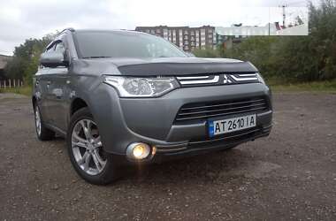 Внедорожник / Кроссовер Mitsubishi Outlander 2012 в Ивано-Франковске