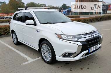 Позашляховик / Кросовер Mitsubishi Outlander 2019 в Житомирі