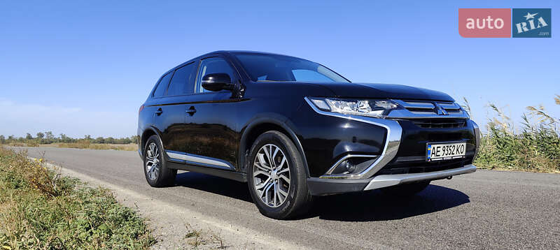 Внедорожник / Кроссовер Mitsubishi Outlander 2016 в Днепре
