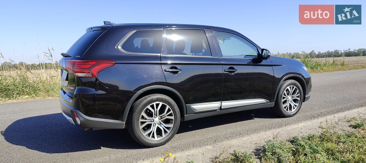 2017 Mitsubishi Outlander - мініатюра 26
