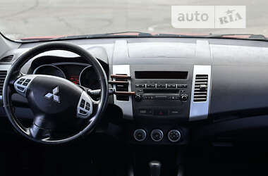 Внедорожник / Кроссовер Mitsubishi Outlander 2009 в 