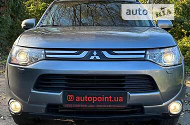 Внедорожник / Кроссовер Mitsubishi Outlander 2012 в Белогородке