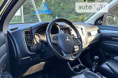 Внедорожник / Кроссовер Mitsubishi Outlander 2012 в Белогородке