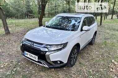 Внедорожник / Кроссовер Mitsubishi Outlander 2015 в Запорожье