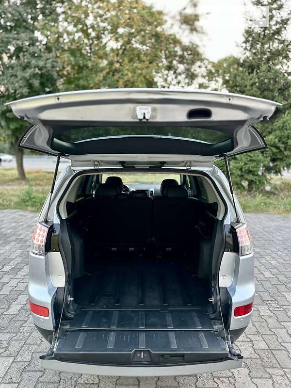 Внедорожник / Кроссовер Mitsubishi Outlander 2008 в Днепре