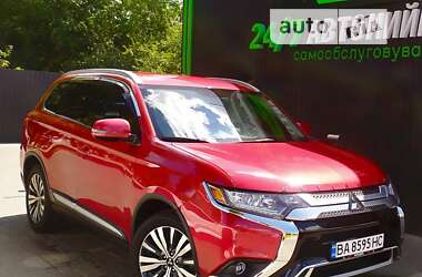 Внедорожник / Кроссовер Mitsubishi Outlander 2018 в Кропивницком