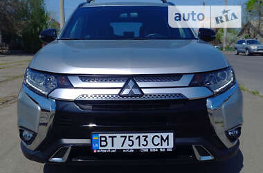 Позашляховик / Кросовер Mitsubishi Outlander 2018 в Миколаєві