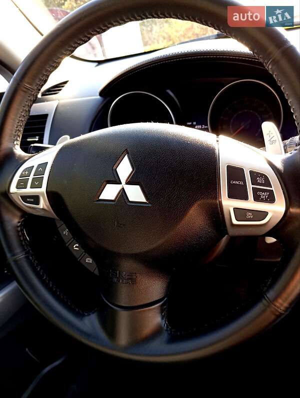 Позашляховик / Кросовер Mitsubishi Outlander 2010 в Бережанах