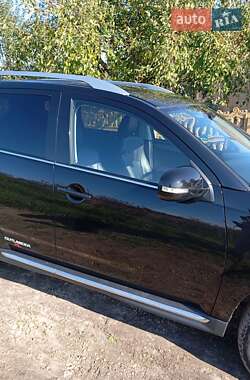Внедорожник / Кроссовер Mitsubishi Outlander 2010 в 