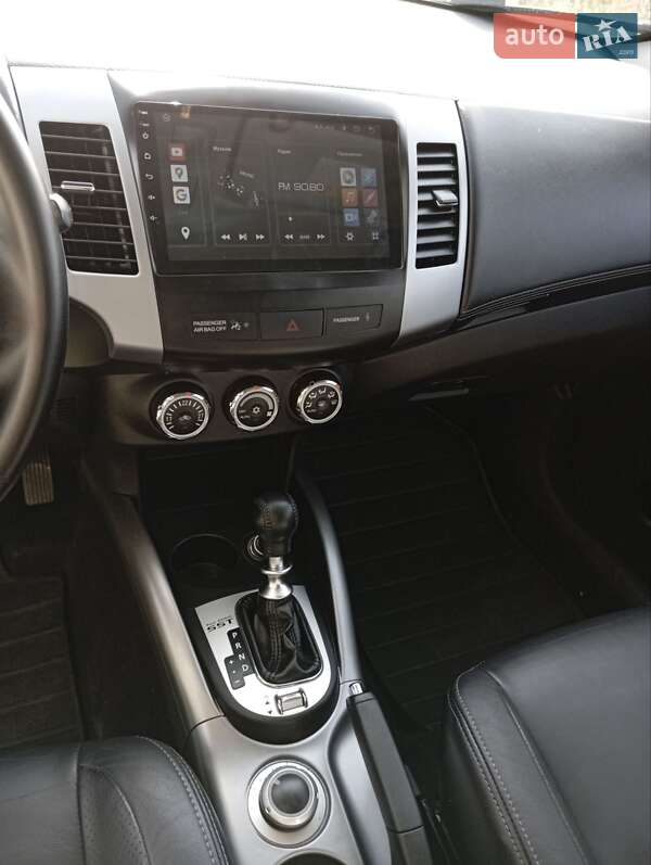 Позашляховик / Кросовер Mitsubishi Outlander 2010 в Бережанах