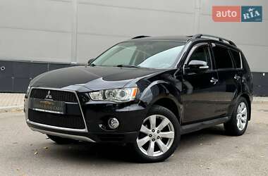 Внедорожник / Кроссовер Mitsubishi Outlander 2012 в Киеве