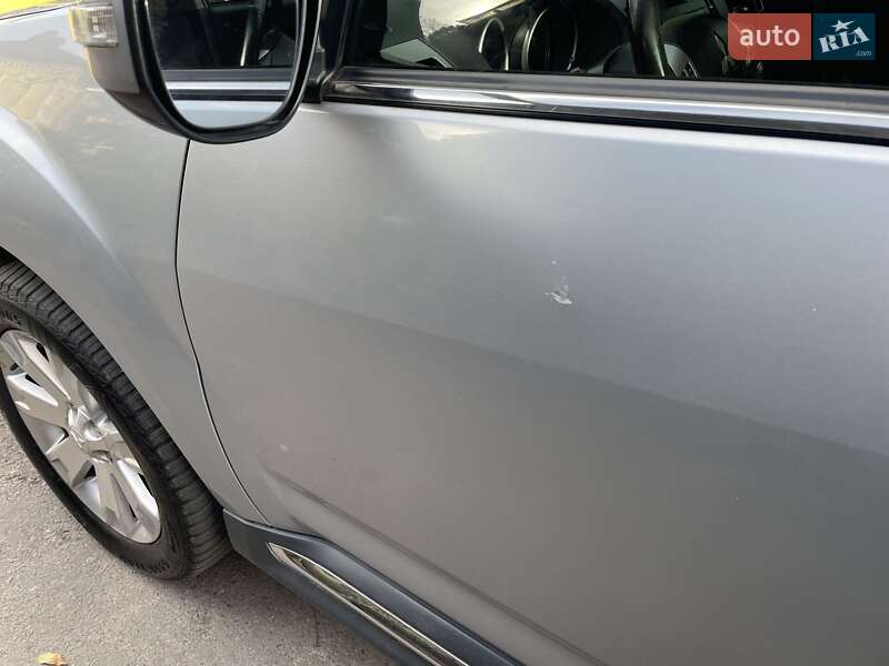 Внедорожник / Кроссовер Mitsubishi Outlander 2011 в Ровно
