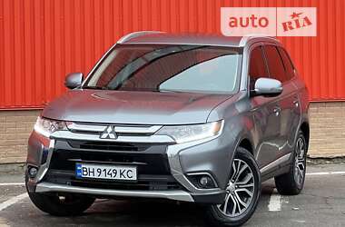 Позашляховик / Кросовер Mitsubishi Outlander 2018 в Києві