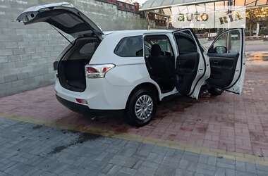 Позашляховик / Кросовер Mitsubishi Outlander 2013 в Рівному