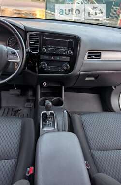 Позашляховик / Кросовер Mitsubishi Outlander 2013 в Рівному