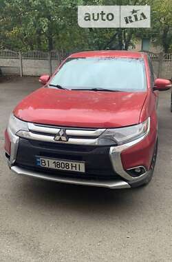 Позашляховик / Кросовер Mitsubishi Outlander 2016 в Полтаві